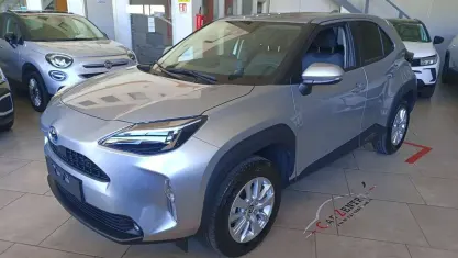 Usata Toyota Yaris Cross Active 116 CV (85 kW) 2024 Argento SUV
