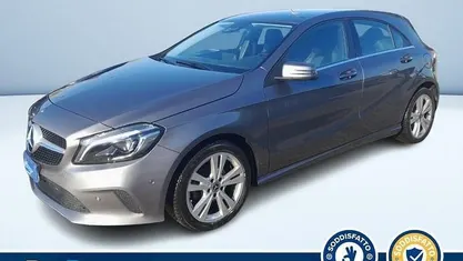 Grigio metallizzato Usata 2018 Mercedes A180 Tre volumi | 17.000 € (Buon prezzo)