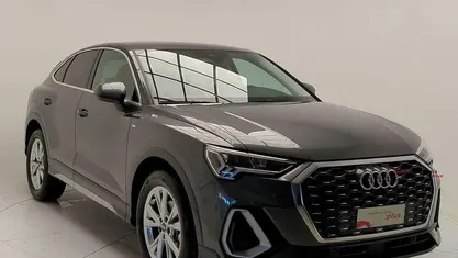 Grigio daytona perla Usata 2025 Audi Q3 Ambiente SUV | 43.900 € (Ottimo prezzo)