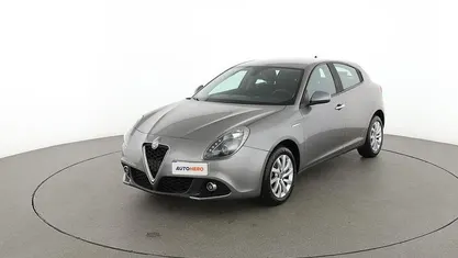 Begagnad Alfa Romeo Giulietta 120 HK (88 kW) 2018 Grå Halvkombi