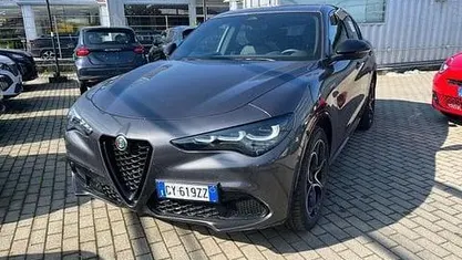 Usata Alfa Romeo Stelvio Veloce 209 CV (153 kW) 2025 Grigio vesuvio SUV