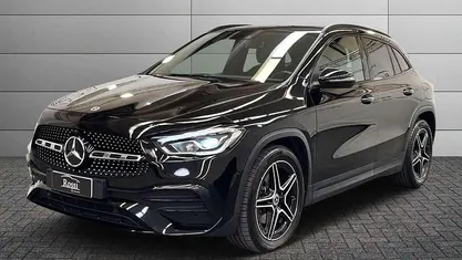 Usata Mercedes GLA200 Premium 150 CV (110 kW) 2023 Nero metallizzato SUV