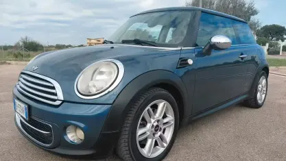 Usata Mini Cooper D 111 CV (81 kW) 2011 Blu Utilitaria