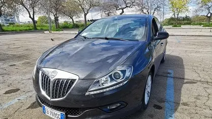 Usata Lancia Delta 120 CV (88 kW) 2010 Grigio Utilitaria