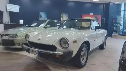 Usata Fiat 124 Spider 105 CV (77 kW) 1981 Bianco Cabrio