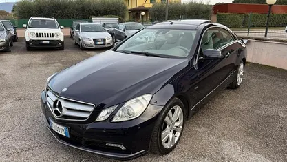 Usata Mercedes E220 Avantgarde 170 CV (125 kW) 2010 Blu Coupé