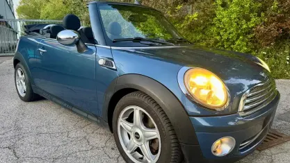 Usata Mini Cooper Cabriolet 120 CV (88 kW) 2010 Bluazzurro Cabrio