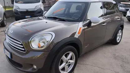 Usata Mini Cooper Countryman 111 CV (81 kW) 2012 Marrone SUV