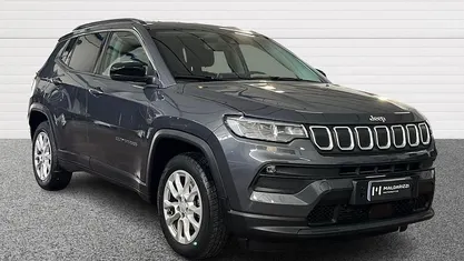 Begagnad Jeep Compass Longitude 131 HK (96 kW) 2022 Grå SUV