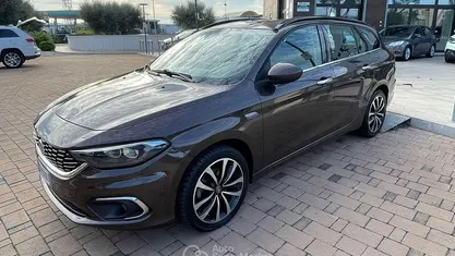 Marrone Usata 2019 Fiat Tipo Lounge Station wagon | 8180 € (Ottimo prezzo)