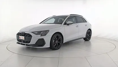 Usata Audi A3 S-Line 150 CV (110 kW) 2025 Bianco ghiacciaio metallizzato Berlina