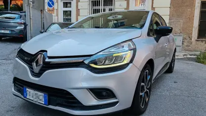 Usata Renault Clio IV Zen 90 CV (66 kW) 2019 Grigio Berlina