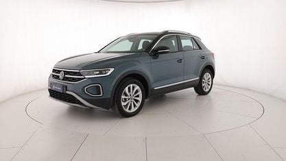 Usata VW T-Roc Style 116 CV (85 kW) 2025 Petroleum blue metallizzato nero SUV