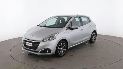 Argento Usata 2016 Peugeot 208 Allure Due volumi | 9399 € (Buon prezzo)