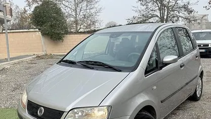 Grigio Usata 2004 Fiat Idea Dynamic Monovolume | 2800 € (Buon prezzo)