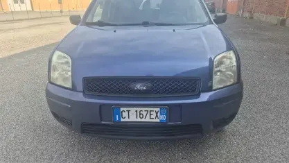 Usata Ford Fusion 68 CV (50 kW) 2005 Blu Utilitaria