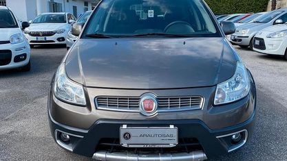 Usata Fiat Sedici Dynamic 120 CV (88 kW) 2009 Grigio SUV