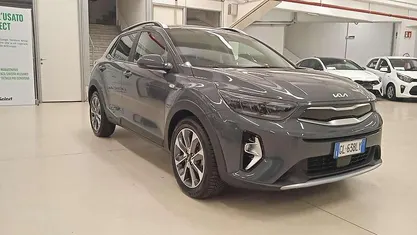 Usata 2022 Kia Stonic Style SUV | 15.900 € (Buon prezzo)