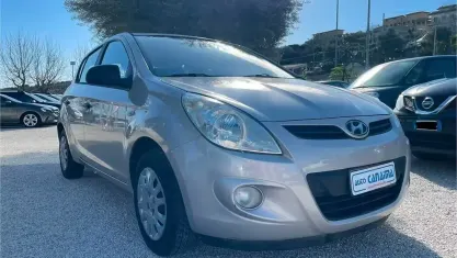 Usata Hyundai i20 78 CV (57 kW) 2010 Grigio Utilitaria