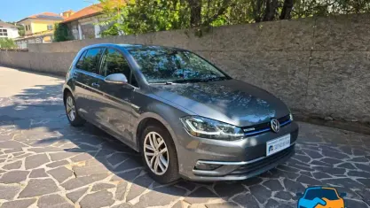 Usata VW Golf VIII Highline 131 CV (96 kW) 2020 Grigio Berlina