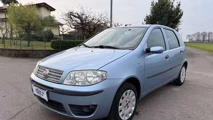 Usata Fiat Punto Classica 60 CV (44 kW) 2010 Blu/azzurro Utilitaria