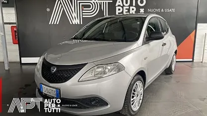 Usata Lancia Ypsilon 69 CV (50 kW) 2018 Utilitaria