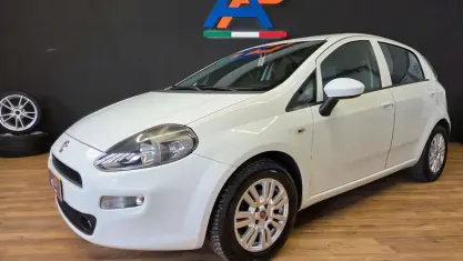 Usata Fiat Punto Young 84 CV (61 kW) 2015 Bianco Utilitaria