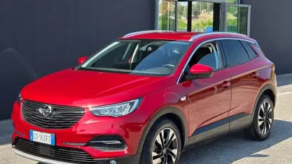 Usata Opel Grandland X Elegance 131 CV (96 kW) 2021 Rosso SUV