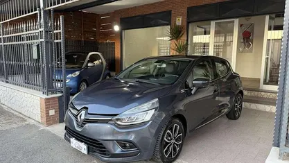 Grigio Usata 2017 Renault Clio IV Intens Tre volumi | 7950 € (Ottimo prezzo)