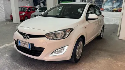 Bianco Usata 2013 Hyundai i20 Edition Tre volumi | 4000 € (Ottimo prezzo)