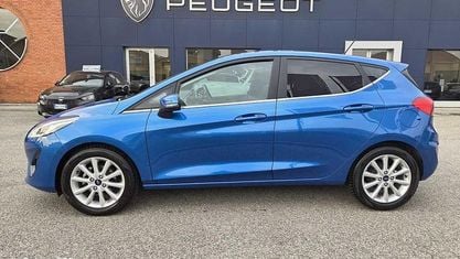 Używany Ford Fiesta Titanium 75 KM (55 kW) 2019 Niebieski Hatchback