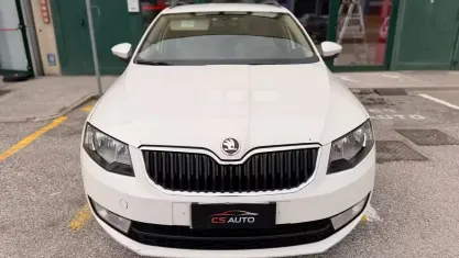 Usata Skoda Octavia Elegance 105 CV (77 kW) 2014 Bianco Station wagon