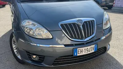 Usata Lancia Musa Platinum 95 CV (69 kW) 2011 Bluazzurro Monovolume