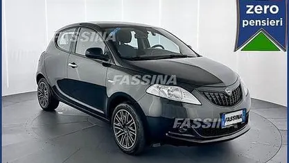 Usata Lancia Ypsilon Silver 69 CV (50 kW) 2023 Nero Utilitaria