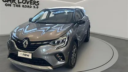 Usata Renault Captur Techno 160 CV (117 kW) 2023 Grigio chiaro SUV