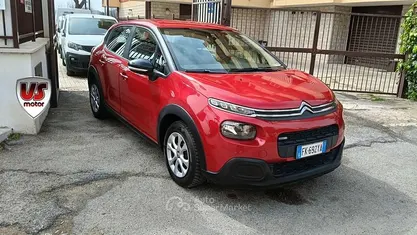 Begagnad Citroën C3 Feel 82 HK (60 kW) 2017 Röd Sedan