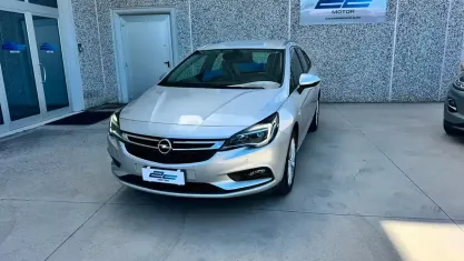 Usata Opel Astra Dynamic 110 CV (80 kW) 2019 Grigio Station wagon