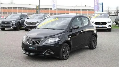 Nero Usata 2022 Lancia Ypsilon Gold Due volumi | 11.900 € (Buon prezzo)