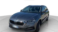 Grigio Usata 2023 Skoda Octavia Executive Station wagon | 20.850 € (Ottimo prezzo)