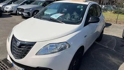 Usata Lancia Ypsilon Silver 69 CV (50 kW) 2014 Utilitaria