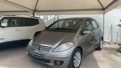 Grigio Usata 2005 Mercedes A170 Elegance Tre volumi | 2500 € (Buon prezzo)