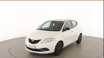 Usata Lancia Ypsilon Silver 70 CV (51 kW) 2018 Bianco Utilitaria