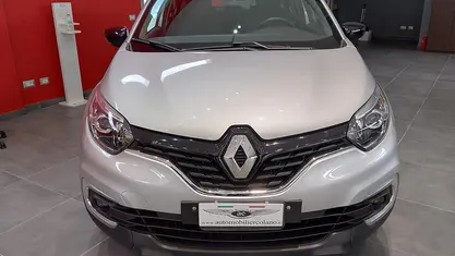 Usata Renault Captur Business 90 CV (66 kW) 2018 Argento SUV