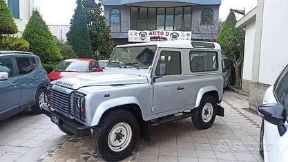 Usata Land Rover Defender SE 122 CV (89 kW) 2010 SUV