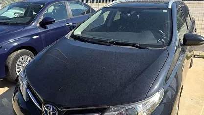 Usata Toyota Auris Hybrid Lounge 136 CV (100 kW) 2014 Grigio Station wagon