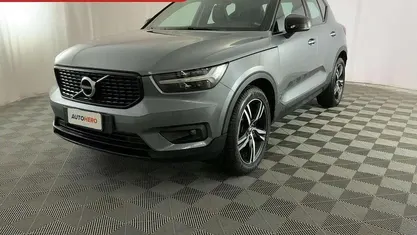 Grigio Usata 2018 Volvo XC40 R-Design SUV | 21.999 € (Buon prezzo)