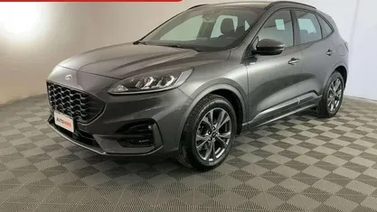 Grigio Usata 2023 Ford Kuga ST-Line SUV | 20.899 € (Buon prezzo)