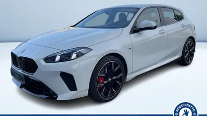 Bianco pastello Usata 2024 BMW 118 M Sport Due volumi | 42.400 €