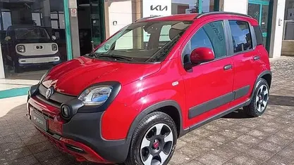 Usata Fiat Panda Cross Cross 70 CV (51 kW) 2024 Rosso Utilitaria