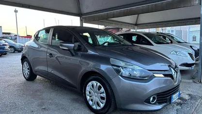 Usata Renault Clio IV 73 CV (53 kW) 2014 Berlina